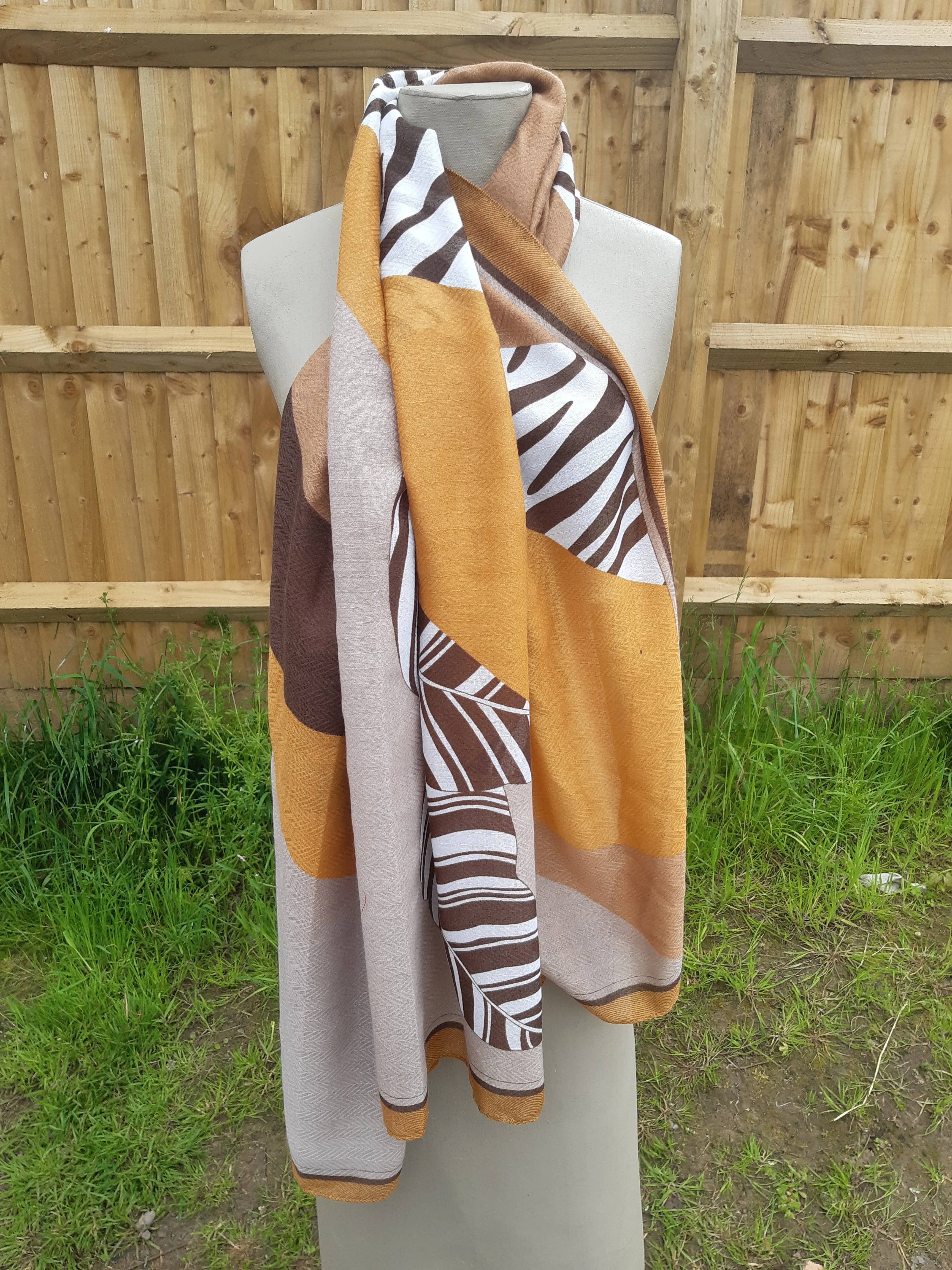 Lightweight Ladies Scarf  SS18