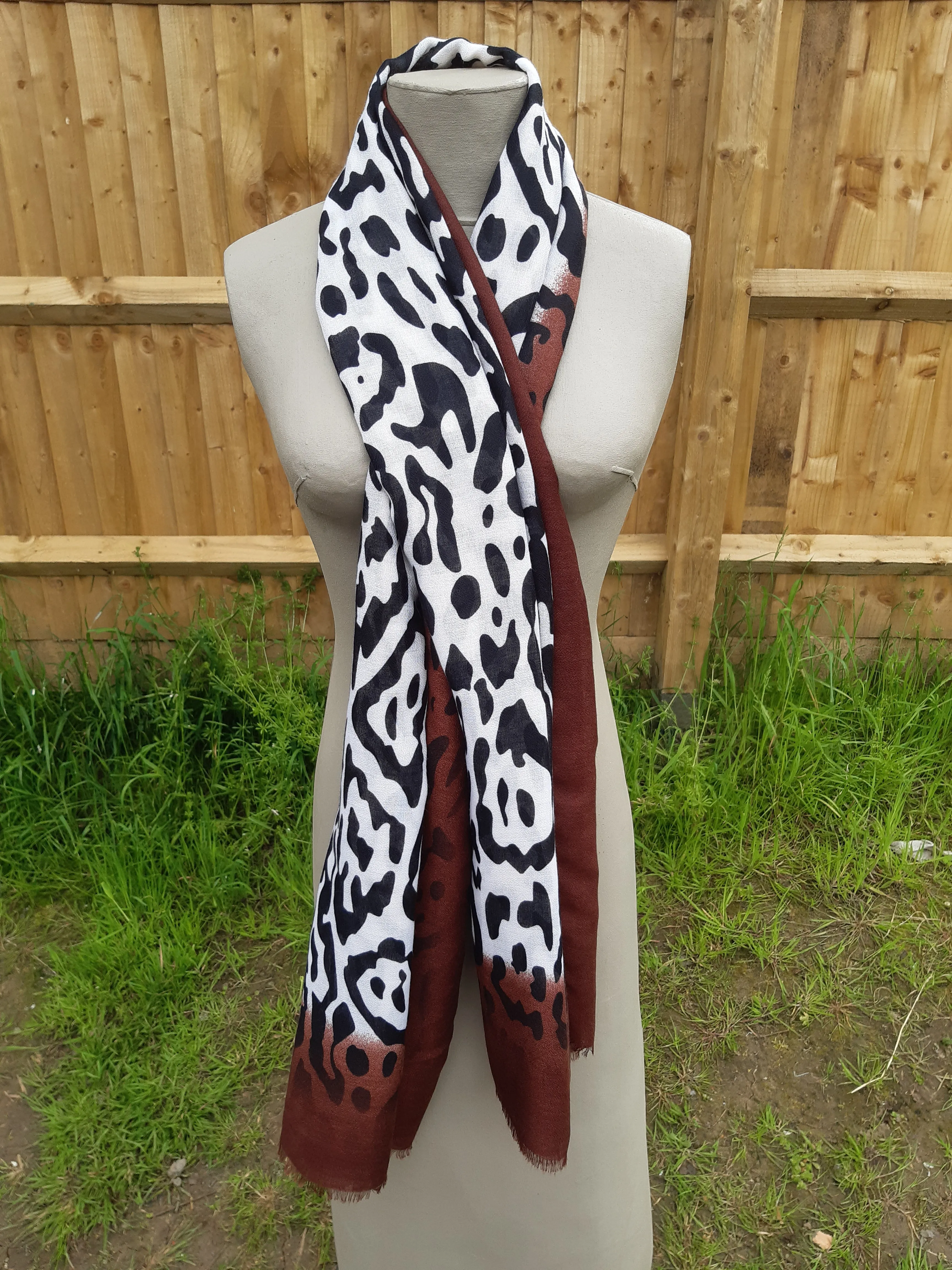 Lightweight Ladies Scarf  SS22