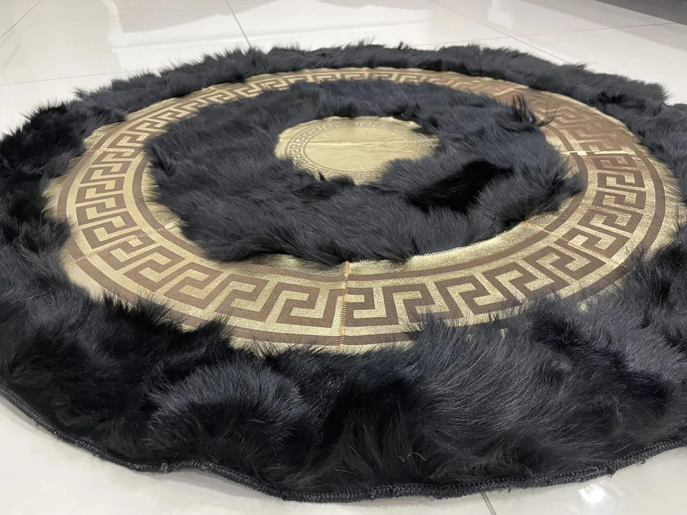 Luxury Modern Black Gold Natural Sheepskin Handmade Round Fluffy Rug