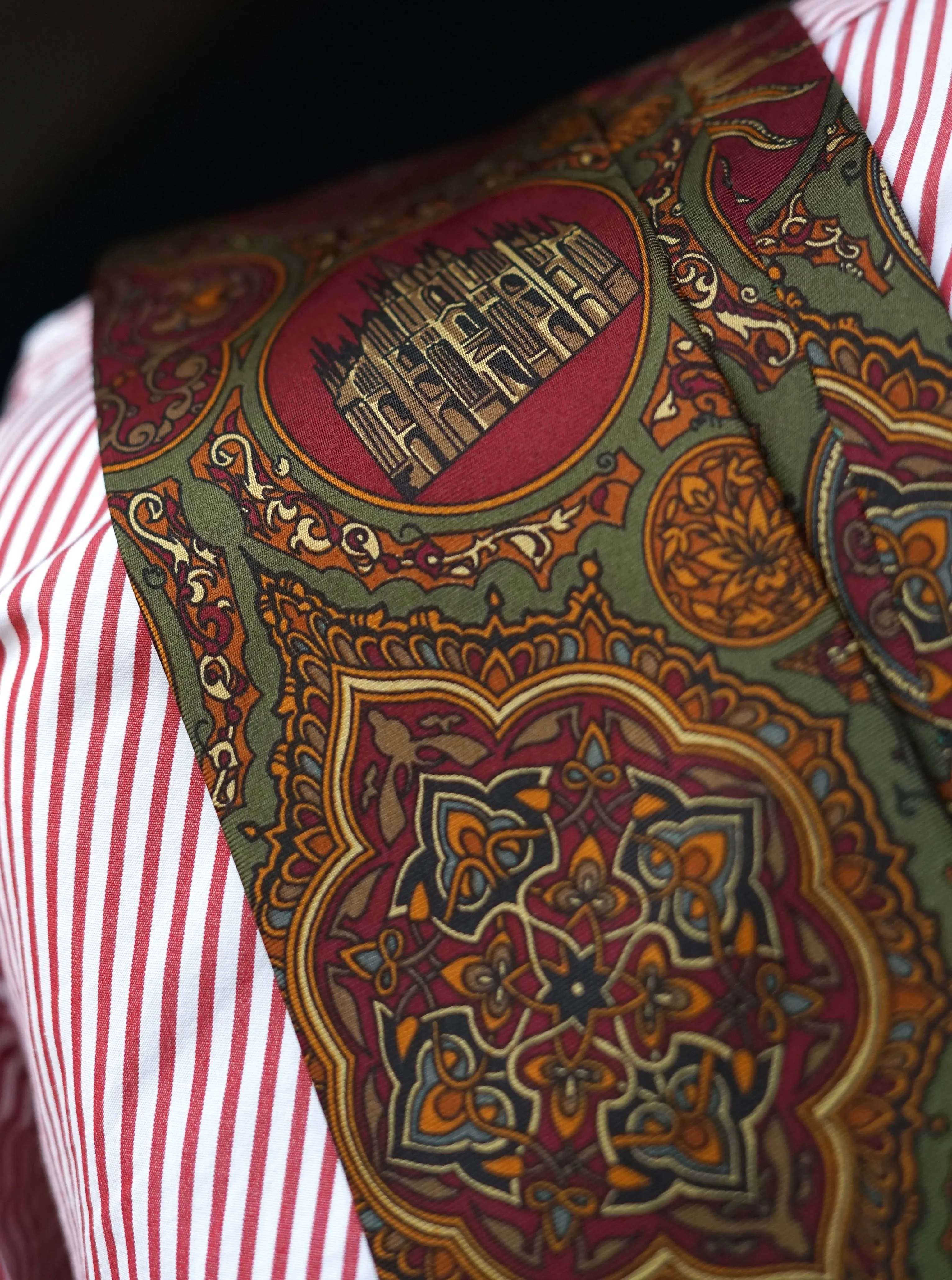 Madama Lightweight Vintage Tie